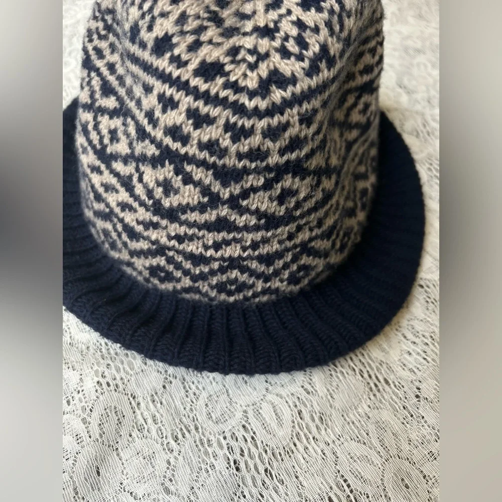 Inverni Merino Wool Navy bucket hat 57 size medium